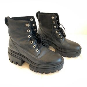 Timberland ‘Everleigh’ black leather lace up platform Size 6.5 Wide